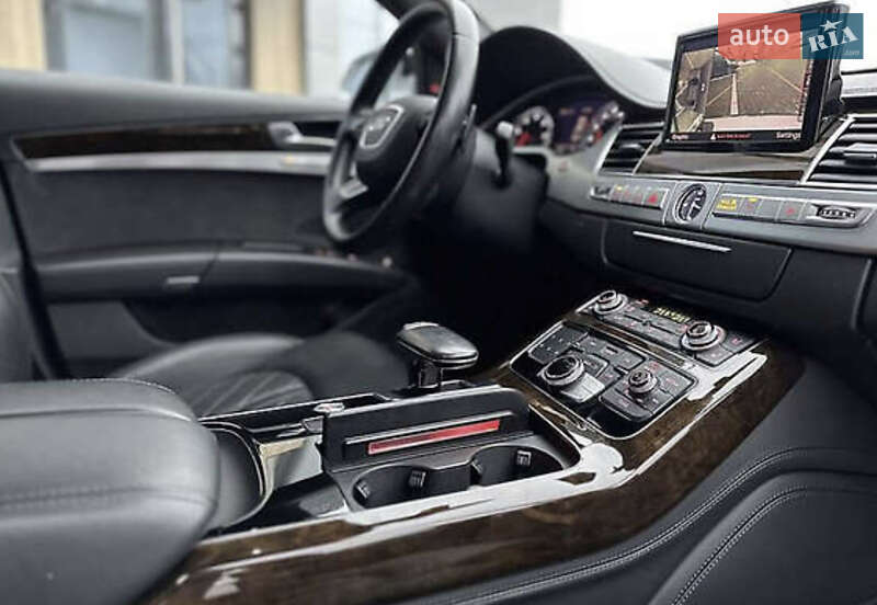 Седан Audi A8 2014 в Одессе
