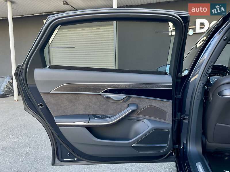 Седан Audi A8 2019 в Києві