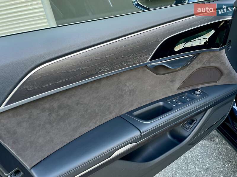 Седан Audi A8 2019 в Києві