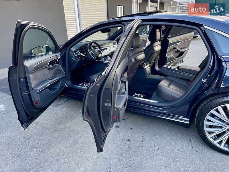 Седан Audi A8 2019 в Києві