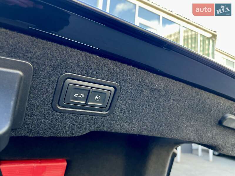 Седан Audi A8 2019 в Киеве фото 49 Седан Audi A8 2019 в Киеве