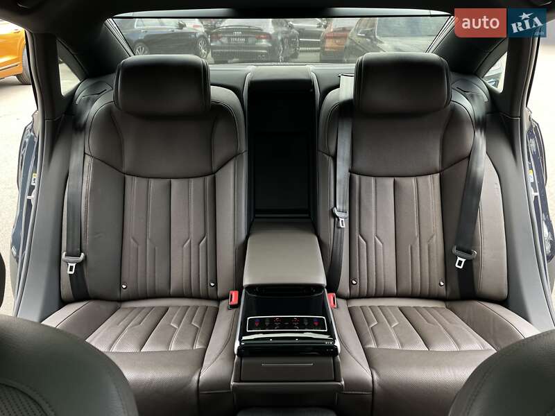 Седан Audi A8 2019 в Києві