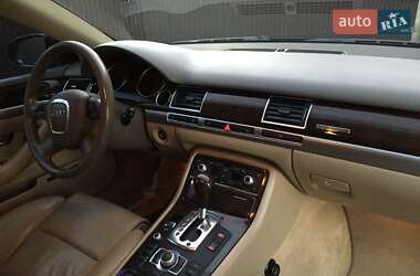 Седан Audi A8 2006 в 