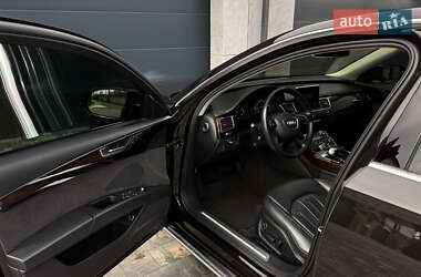 Седан Audi A8 2017 в 