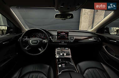 Седан Audi A8 2017 в 