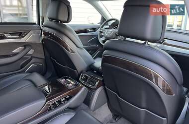 Седан Audi A8 2011 в 