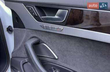 Седан Audi A8 2011 в 