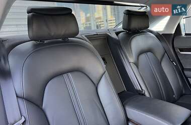 Седан Audi A8 2011 в 