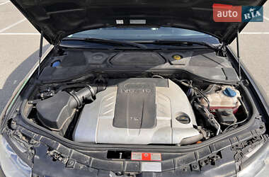 Седан Audi A8 2004 в 