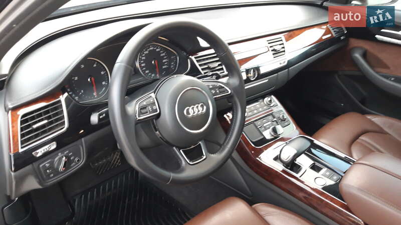 Седан Audi A8 2011 в Киеве
