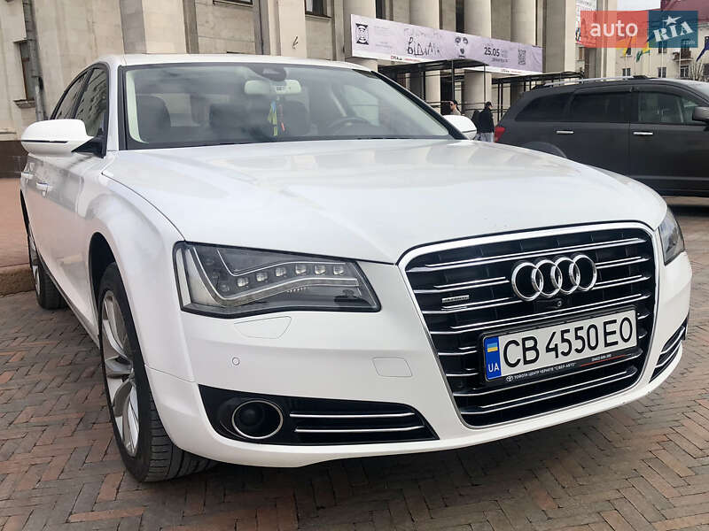 Седан Audi A8 2012 в Києві