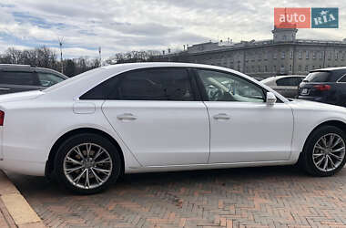 Седан Audi A8 2012 в 