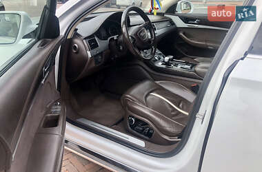 Седан Audi A8 2012 в 