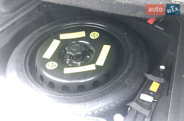 Седан Audi A8 2012 в 