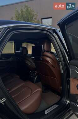 Седан Audi A8 2012 в 