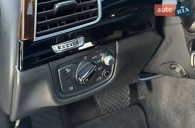 Седан Audi A8 2015 в 