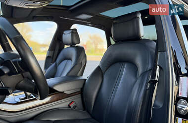 Седан Audi A8 2015 в 