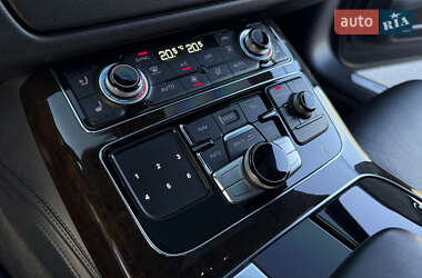 Седан Audi A8 2015 в 