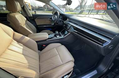 Седан Audi A8 2020 в 