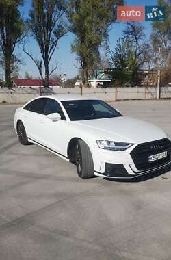 Седан Audi A8 2021 в 