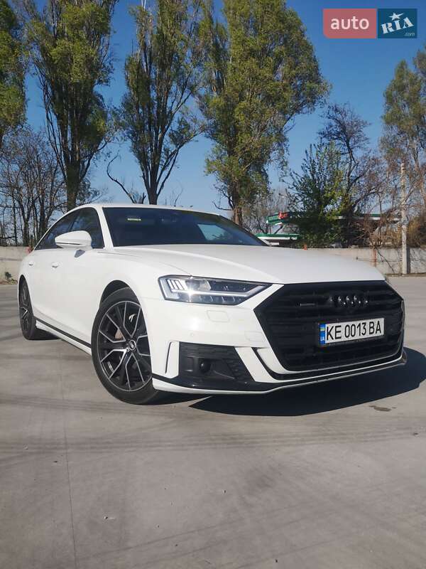 Седан Audi A8 2021 в 