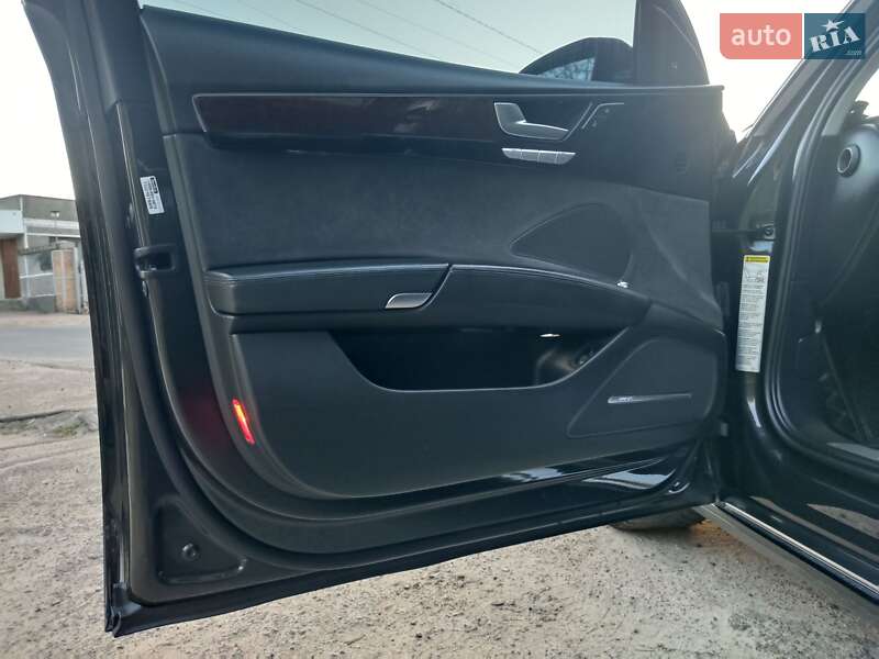 Седан Audi A8 2013 в Житомире