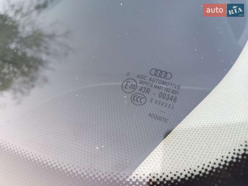 Седан Audi A8 2013 в Житомире