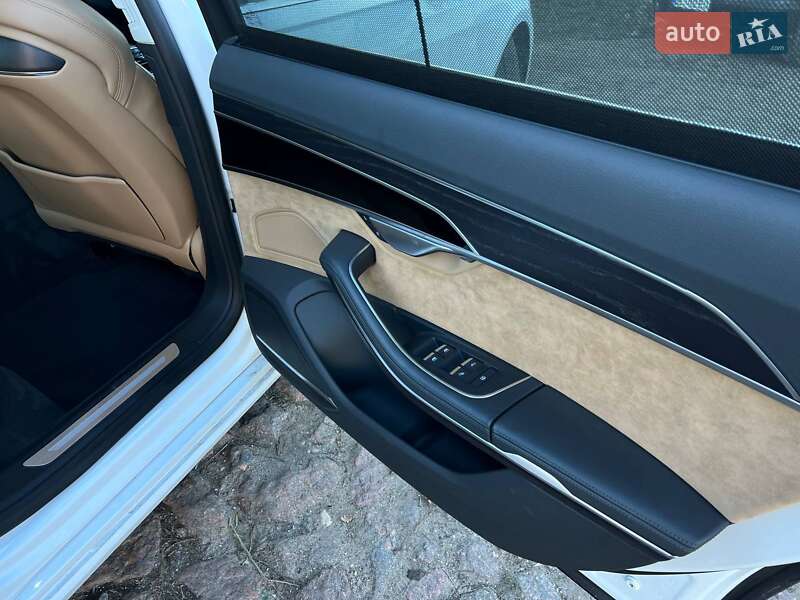Седан Audi A8 2018 в Миколаєві