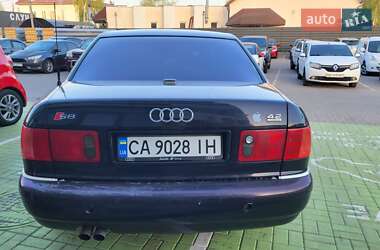 Седан Audi A8 1998 в 