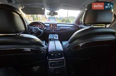 Седан Audi A8 2011 в 