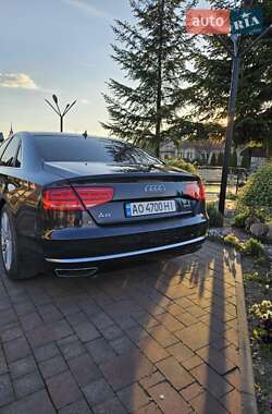 Седан Audi A8 2011 в 