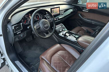Седан Audi A8 2012 в 