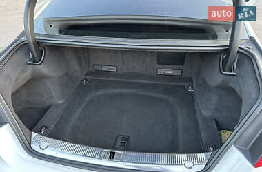 Седан Audi A8 2012 в 