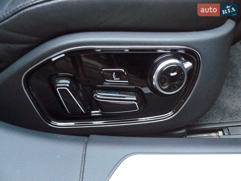 Седан Audi A8 2013 в Ивано-Франковске