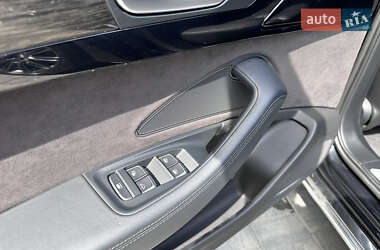 Седан Audi A8 2015 в 