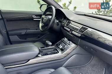 Седан Audi A8 2015 в 