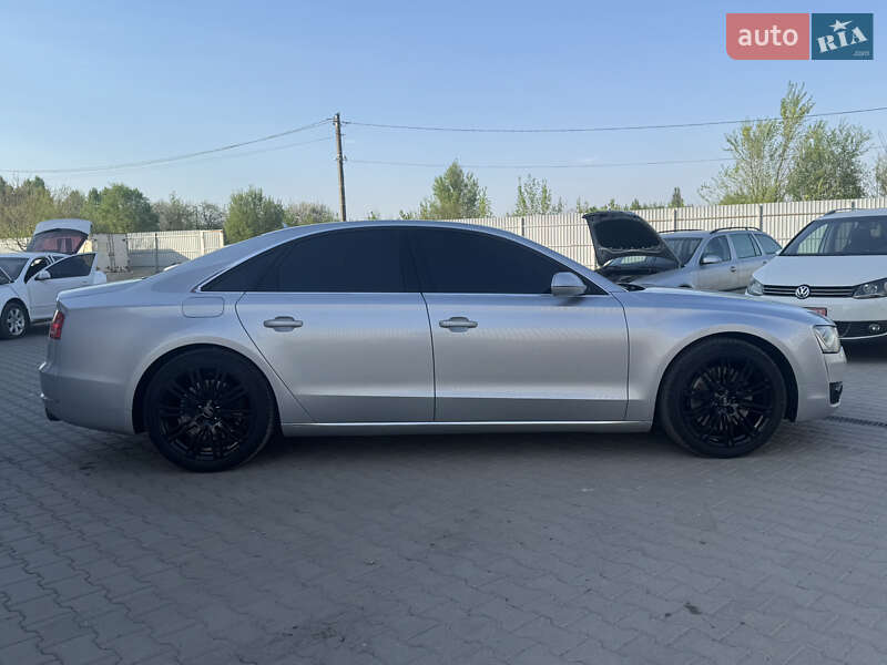 Седан Audi A8 2010 в Лубнах