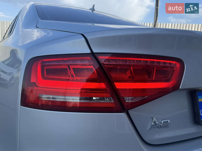 Седан Audi A8 2010 в Лубнах