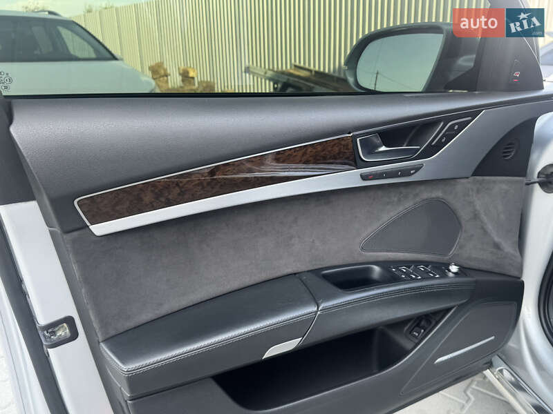 Седан Audi A8 2010 в Лубнах