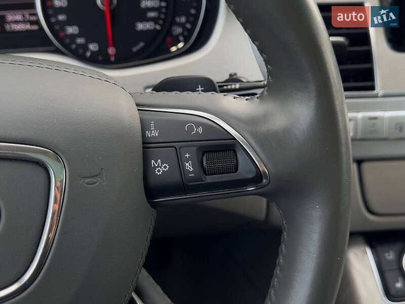 Седан Audi A8 2013 в Киеве