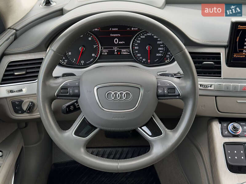 Седан Audi A8 2013 в Киеве