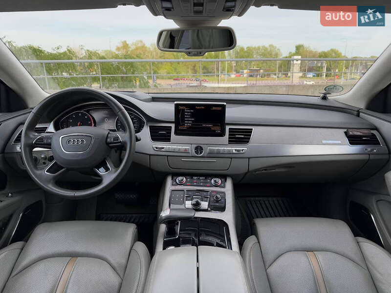 Седан Audi A8 2013 в Киеве
