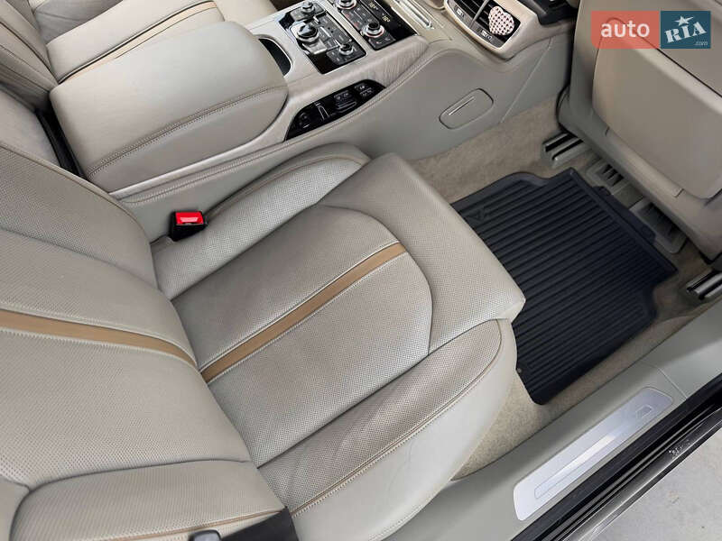 Седан Audi A8 2013 в Киеве