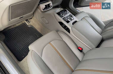 Седан Audi A8 2013 в 