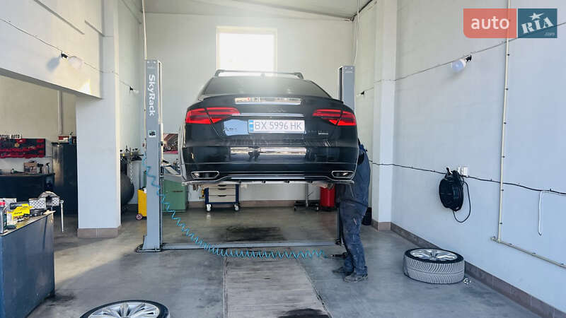Седан Audi A8 2015 в Хмельницькому