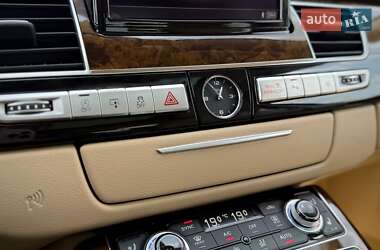 Седан Audi A8 2016 в 