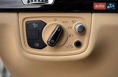 Седан Audi A8 2016 в 