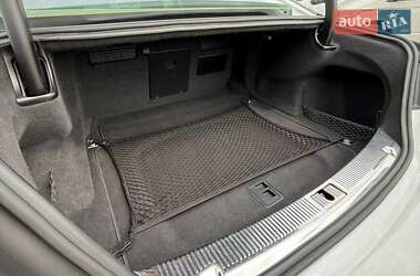 Седан Audi A8 2016 в 