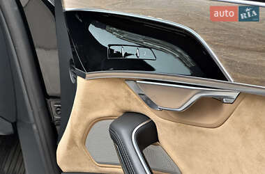 Седан Audi A8 2019 в 