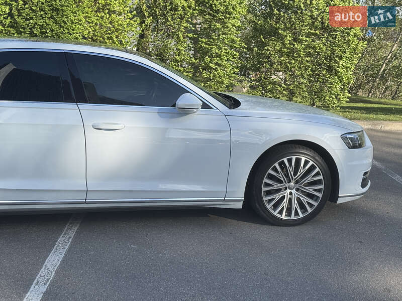 Седан Audi A8 2020 в Киеве